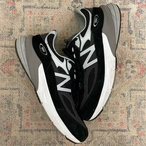 EUC New Balance 990 V6